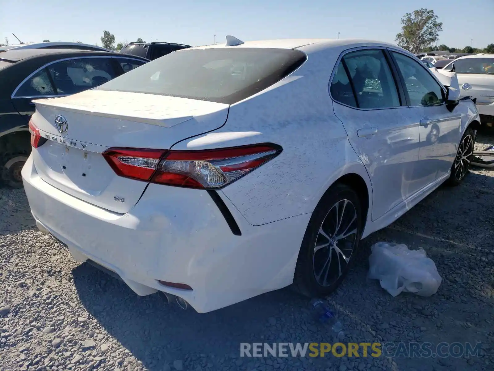 4 Photograph of a damaged car 4T1B11HK2KU228588 TOYOTA CAMRY 2019