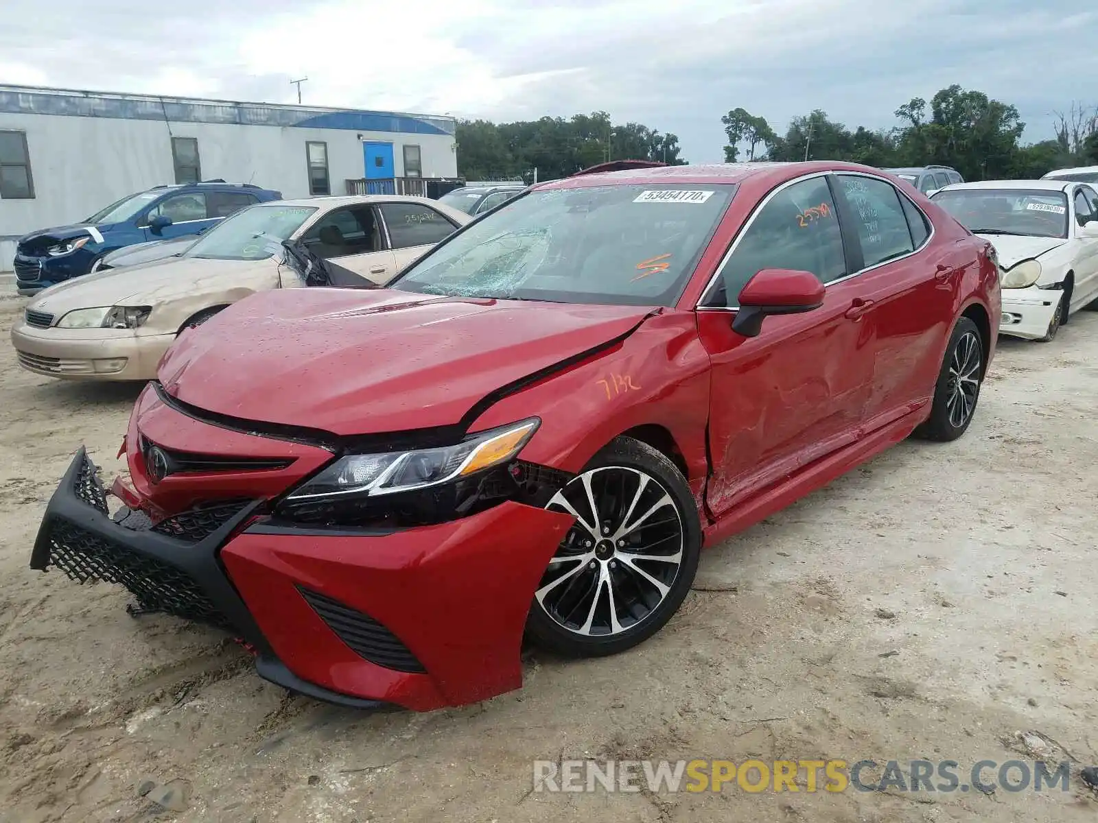 2 Photograph of a damaged car 4T1B11HK2KU231832 TOYOTA CAMRY 2019