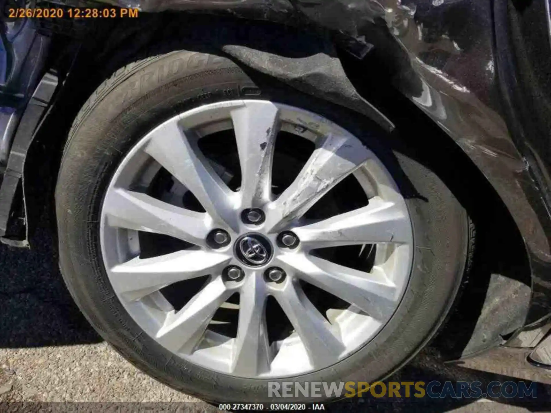 17 Photograph of a damaged car 4T1B11HK2KU232270 TOYOTA CAMRY 2019