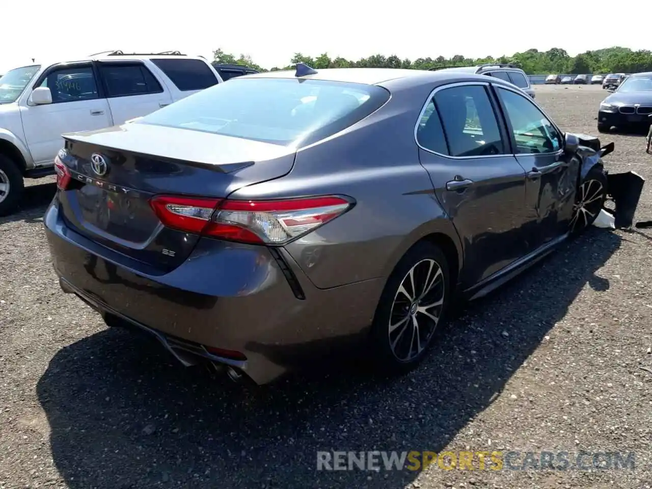 4 Photograph of a damaged car 4T1B11HK2KU232575 TOYOTA CAMRY 2019