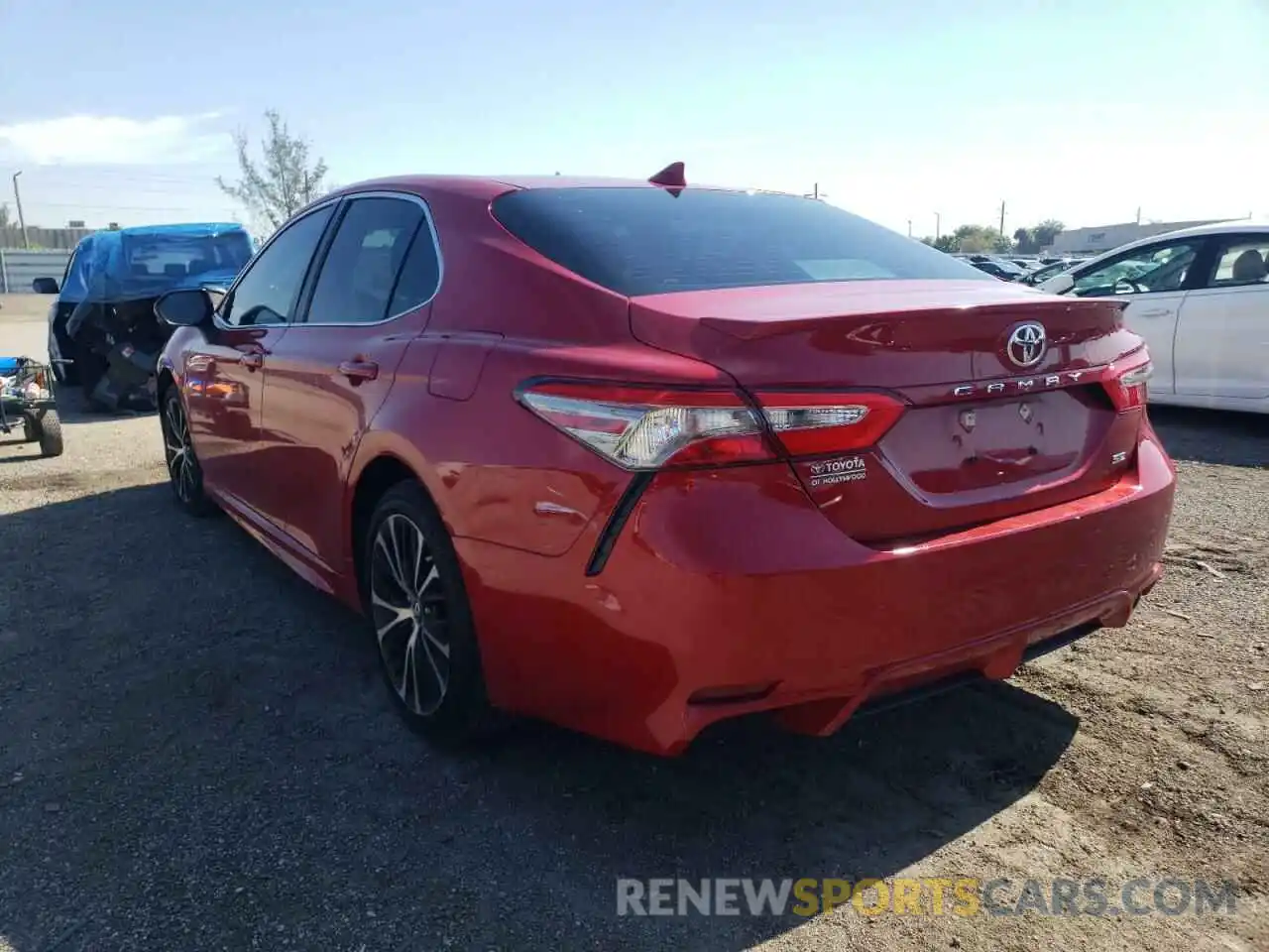 3 Photograph of a damaged car 4T1B11HK2KU233550 TOYOTA CAMRY 2019