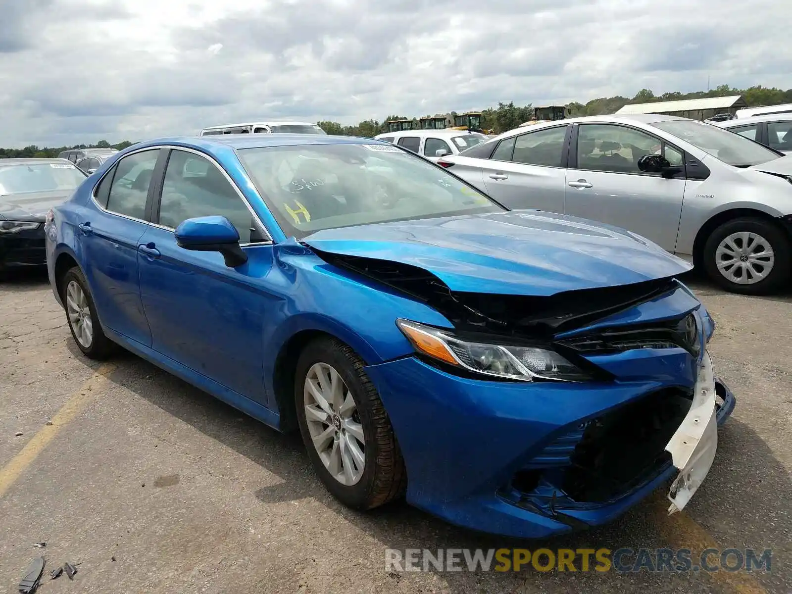 1 Photograph of a damaged car 4T1B11HK2KU235704 TOYOTA CAMRY 2019