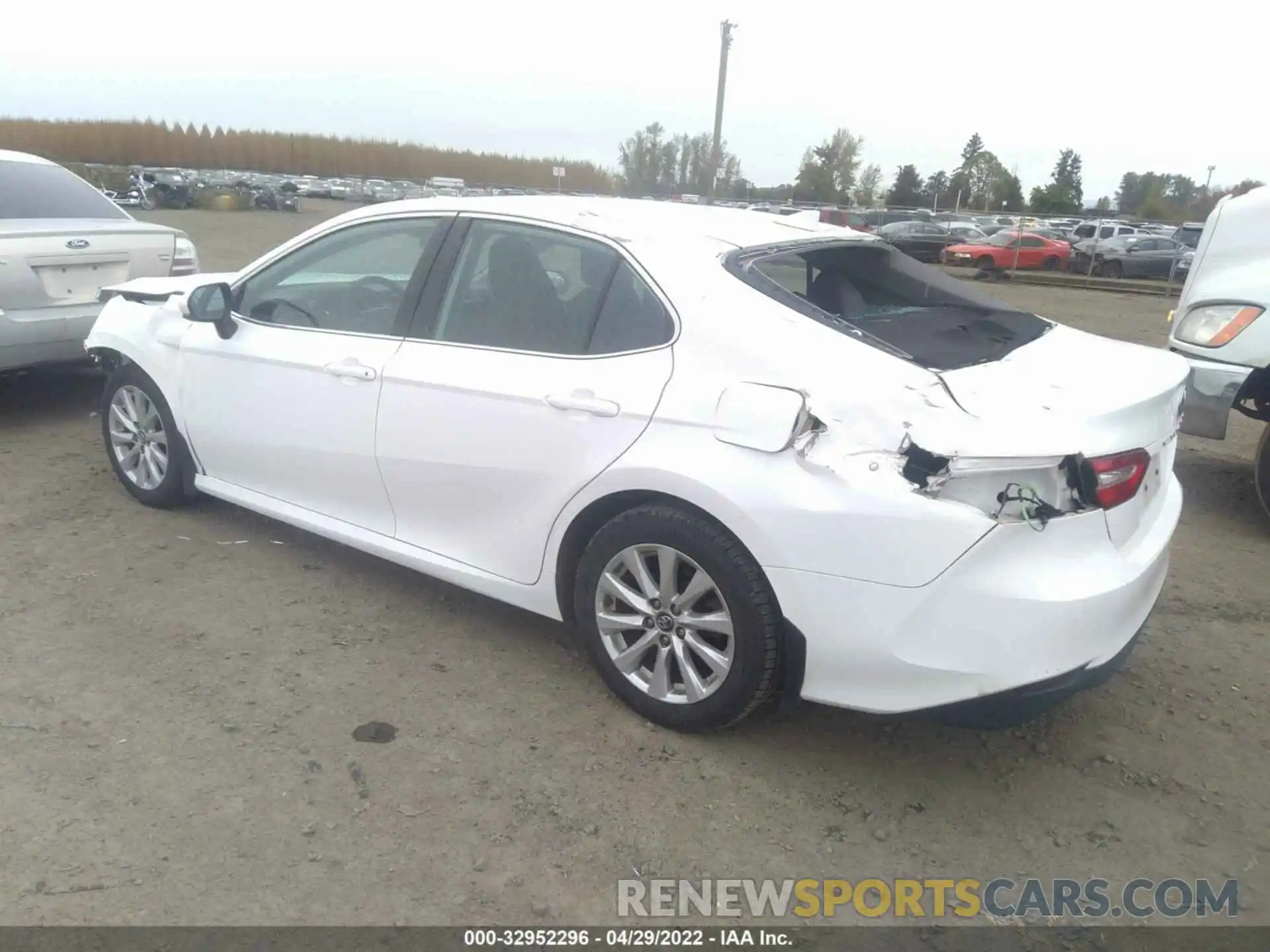 3 Photograph of a damaged car 4T1B11HK2KU238067 TOYOTA CAMRY 2019