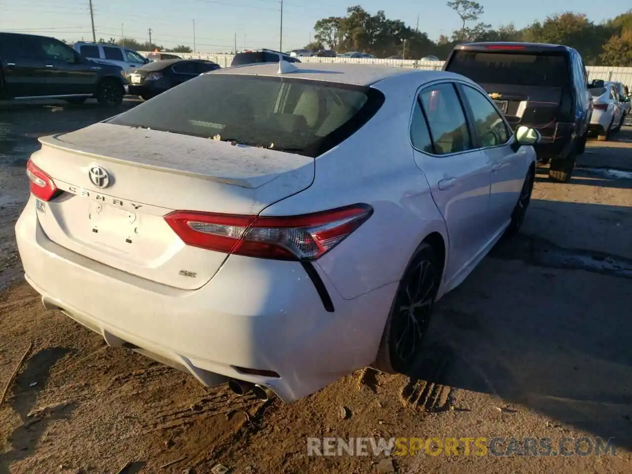 4 Photograph of a damaged car 4T1B11HK2KU239509 TOYOTA CAMRY 2019