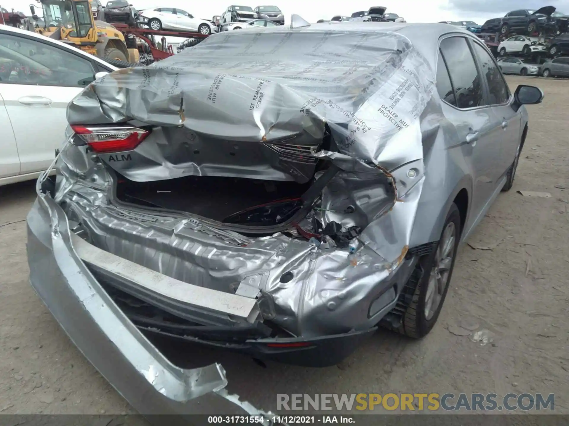 6 Photograph of a damaged car 4T1B11HK2KU239848 TOYOTA CAMRY 2019