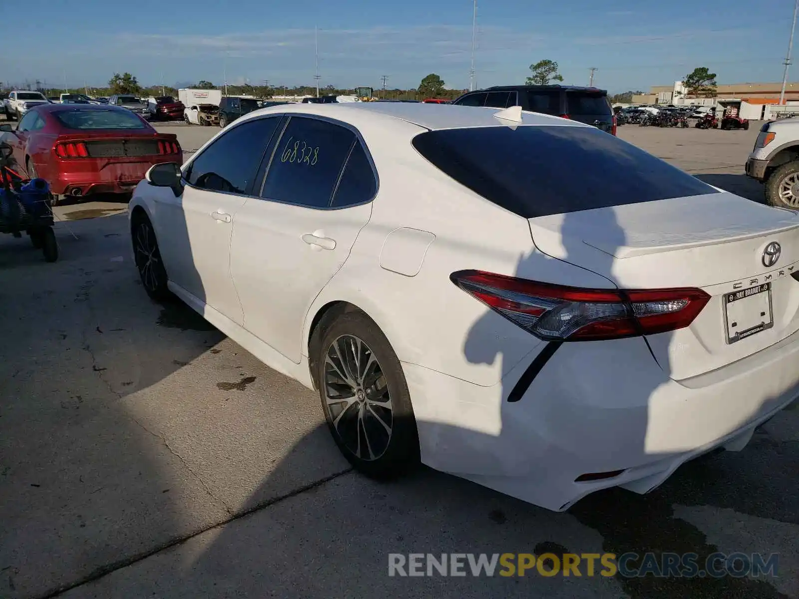 3 Photograph of a damaged car 4T1B11HK2KU240532 TOYOTA CAMRY 2019