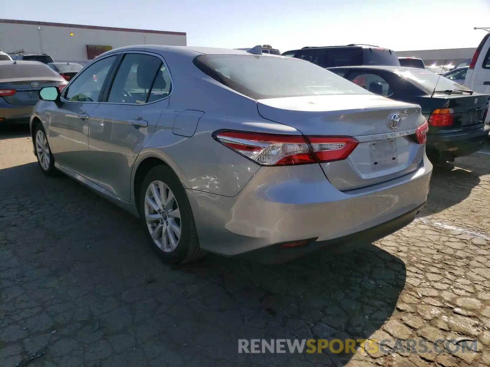 3 Фотография поврежденного автомобиля 4T1B11HK2KU242846 TOYOTA CAMRY 2019