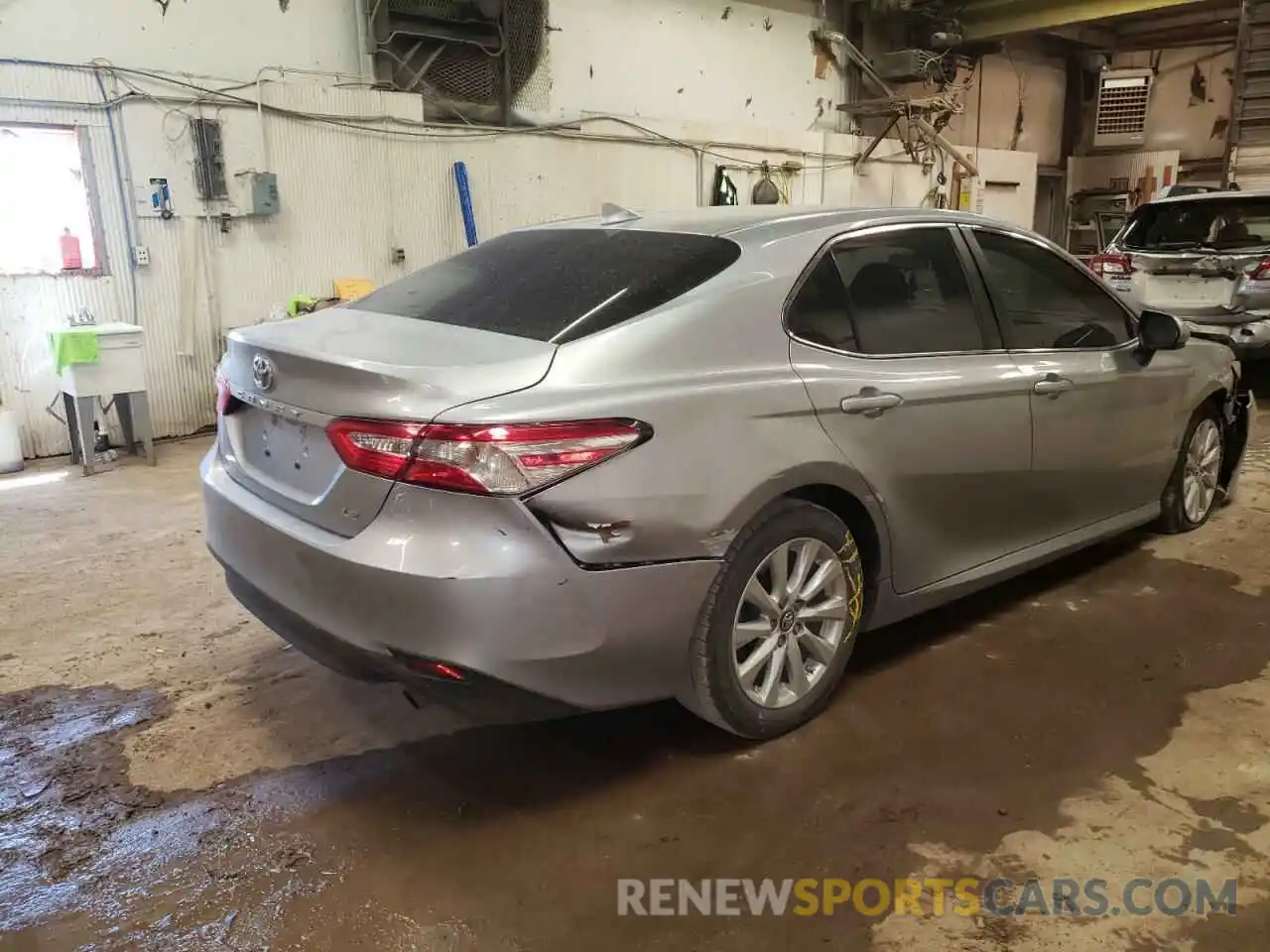 4 Фотография поврежденного автомобиля 4T1B11HK2KU247433 TOYOTA CAMRY 2019