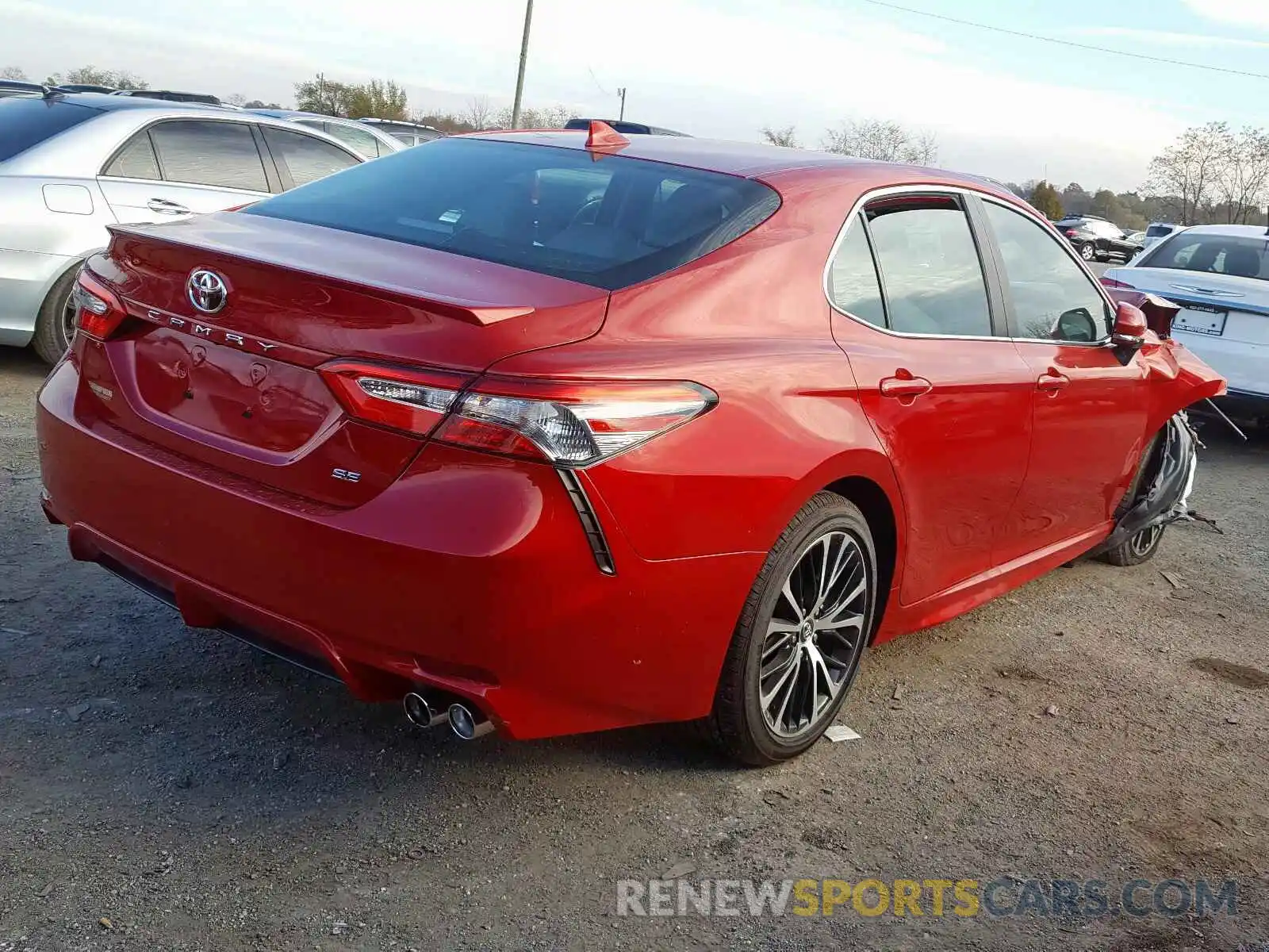 4 Photograph of a damaged car 4T1B11HK2KU248940 TOYOTA CAMRY 2019