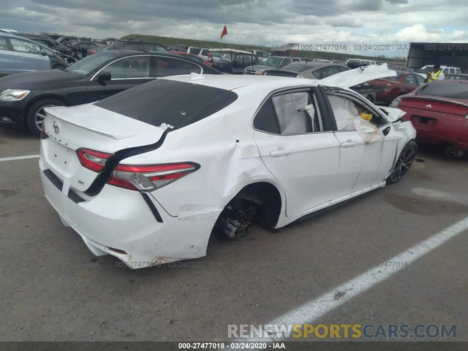 4 Photograph of a damaged car 4T1B11HK2KU250025 TOYOTA CAMRY 2019