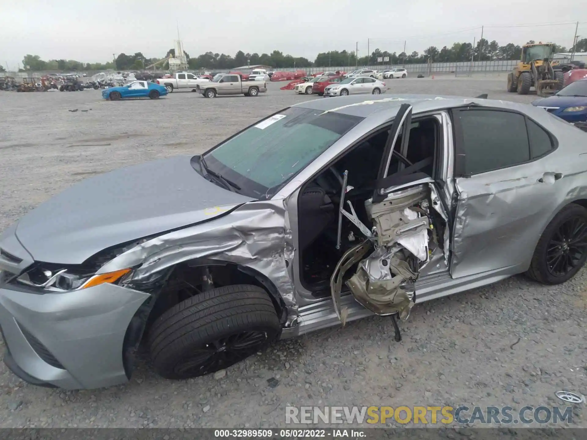 6 Photograph of a damaged car 4T1B11HK2KU255807 TOYOTA CAMRY 2019