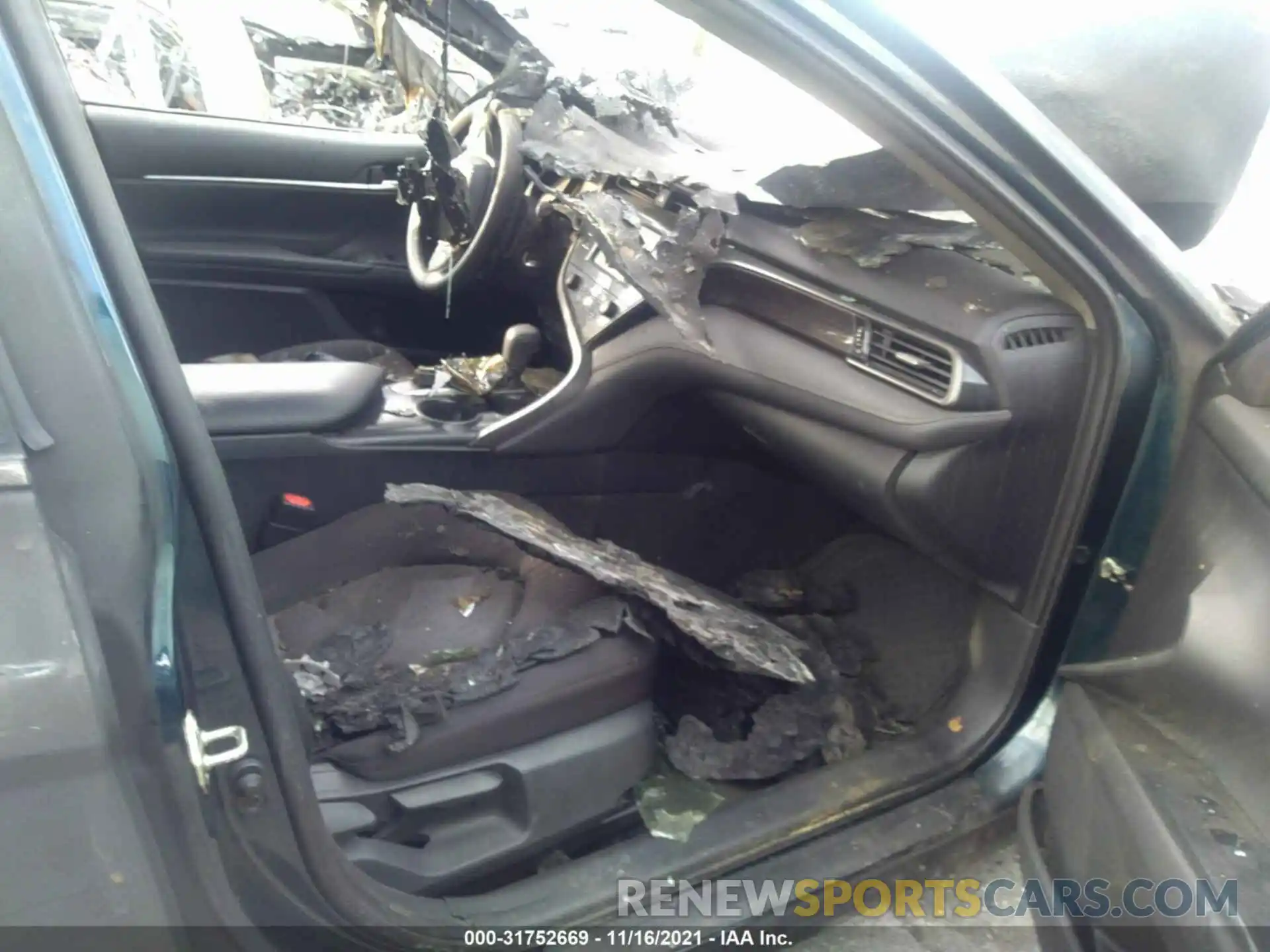 5 Photograph of a damaged car 4T1B11HK2KU256066 TOYOTA CAMRY 2019