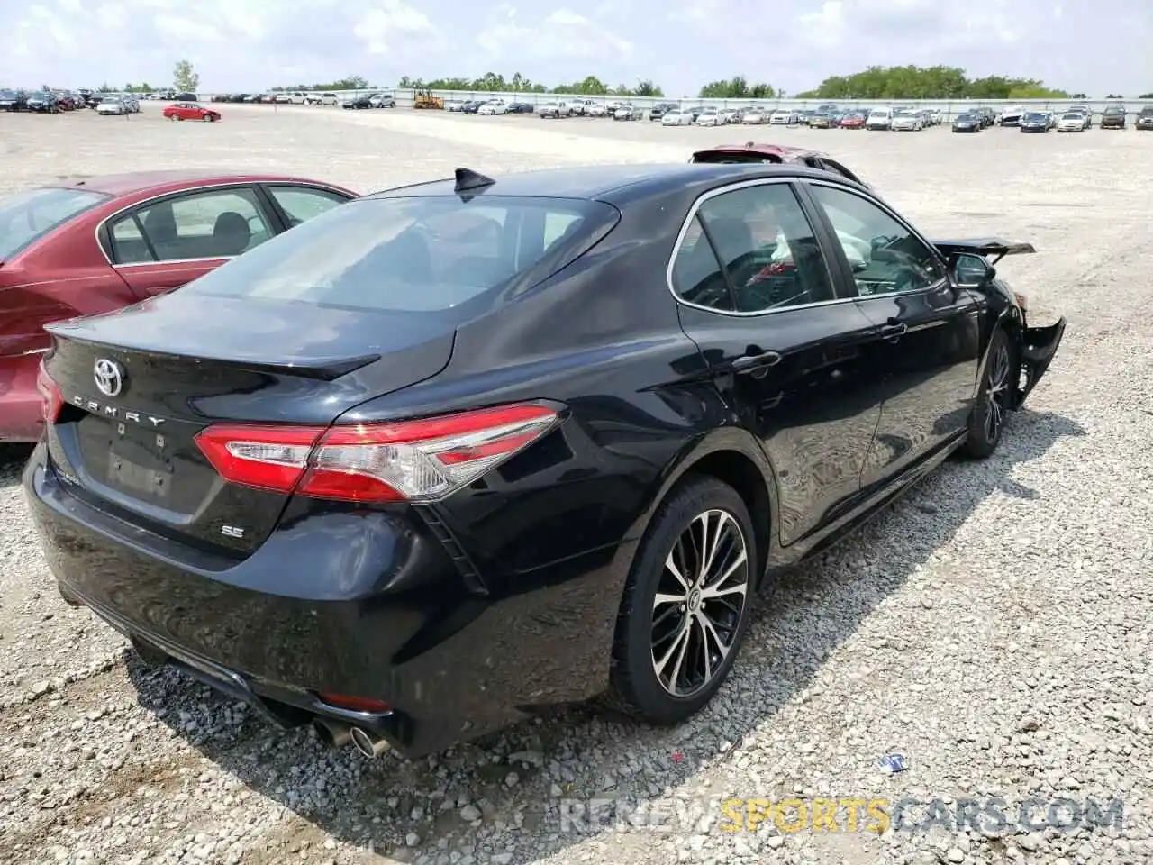 4 Photograph of a damaged car 4T1B11HK2KU256147 TOYOTA CAMRY 2019