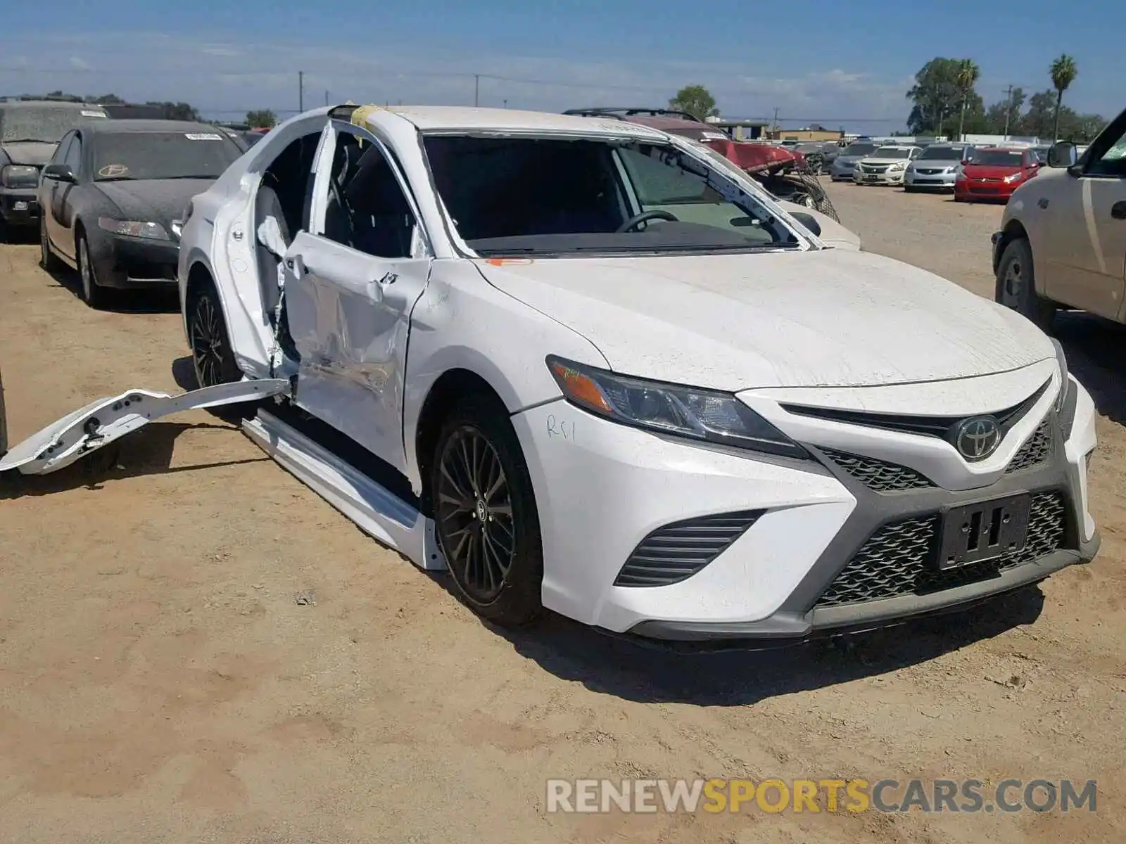 1 Photograph of a damaged car 4T1B11HK2KU256262 TOYOTA CAMRY 2019