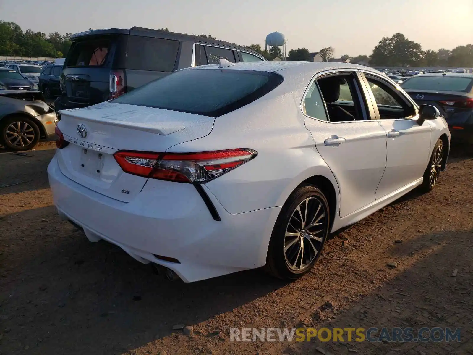 4 Фотография поврежденного автомобиля 4T1B11HK2KU257539 TOYOTA CAMRY 2019