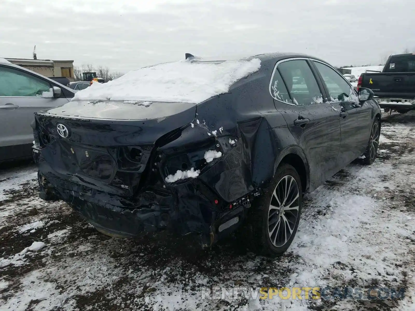 4 Фотография поврежденного автомобиля 4T1B11HK2KU260411 TOYOTA CAMRY 2019