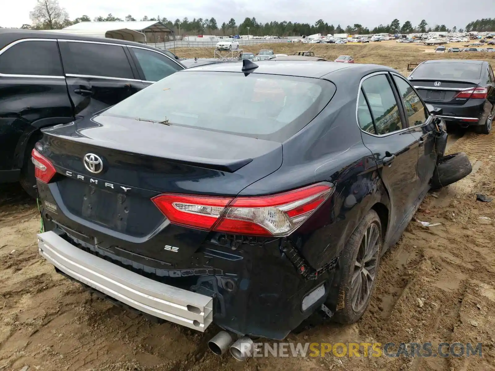 4 Photograph of a damaged car 4T1B11HK2KU264572 TOYOTA CAMRY 2019