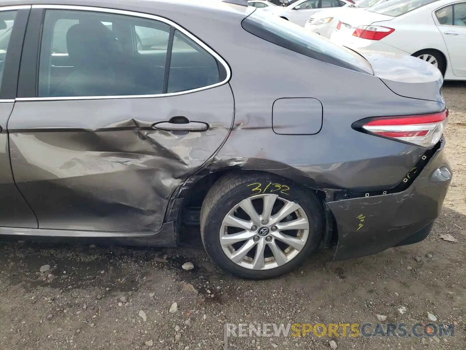 9 Photograph of a damaged car 4T1B11HK2KU264586 TOYOTA CAMRY 2019