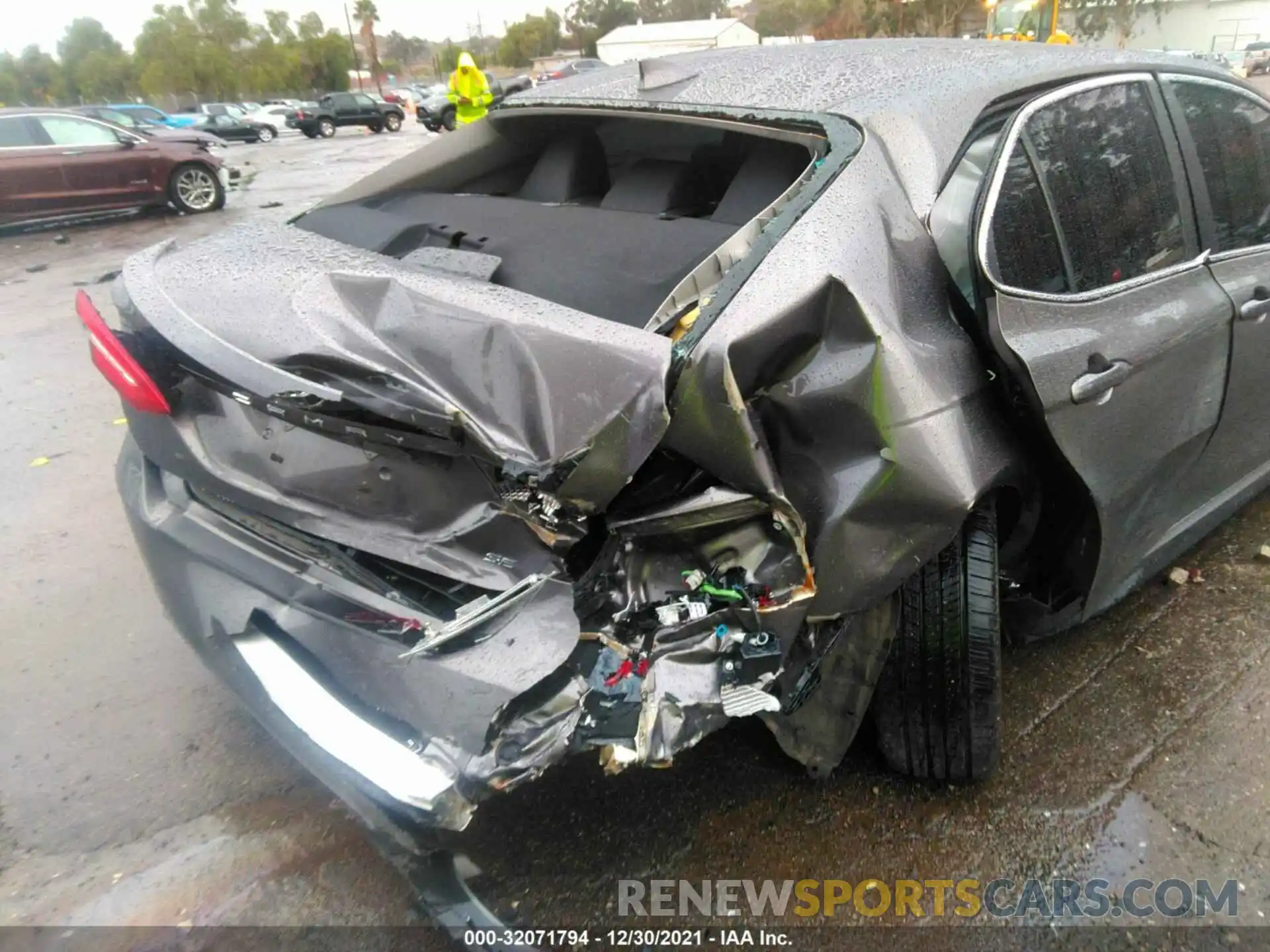 6 Photograph of a damaged car 4T1B11HK2KU266533 TOYOTA CAMRY 2019