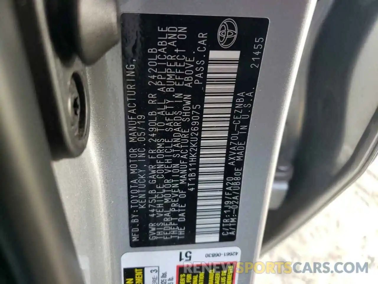 10 Photograph of a damaged car 4T1B11HK2KU269075 TOYOTA CAMRY 2019