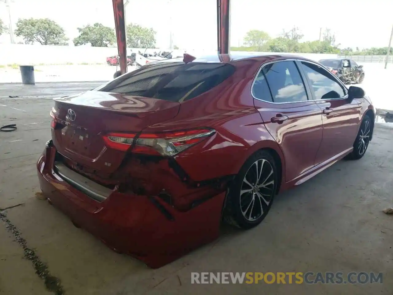 4 Photograph of a damaged car 4T1B11HK2KU269965 TOYOTA CAMRY 2019