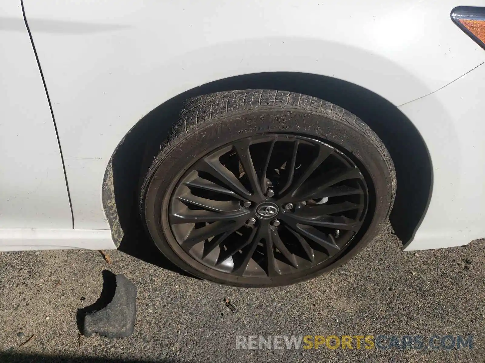 9 Photograph of a damaged car 4T1B11HK2KU270775 TOYOTA CAMRY 2019