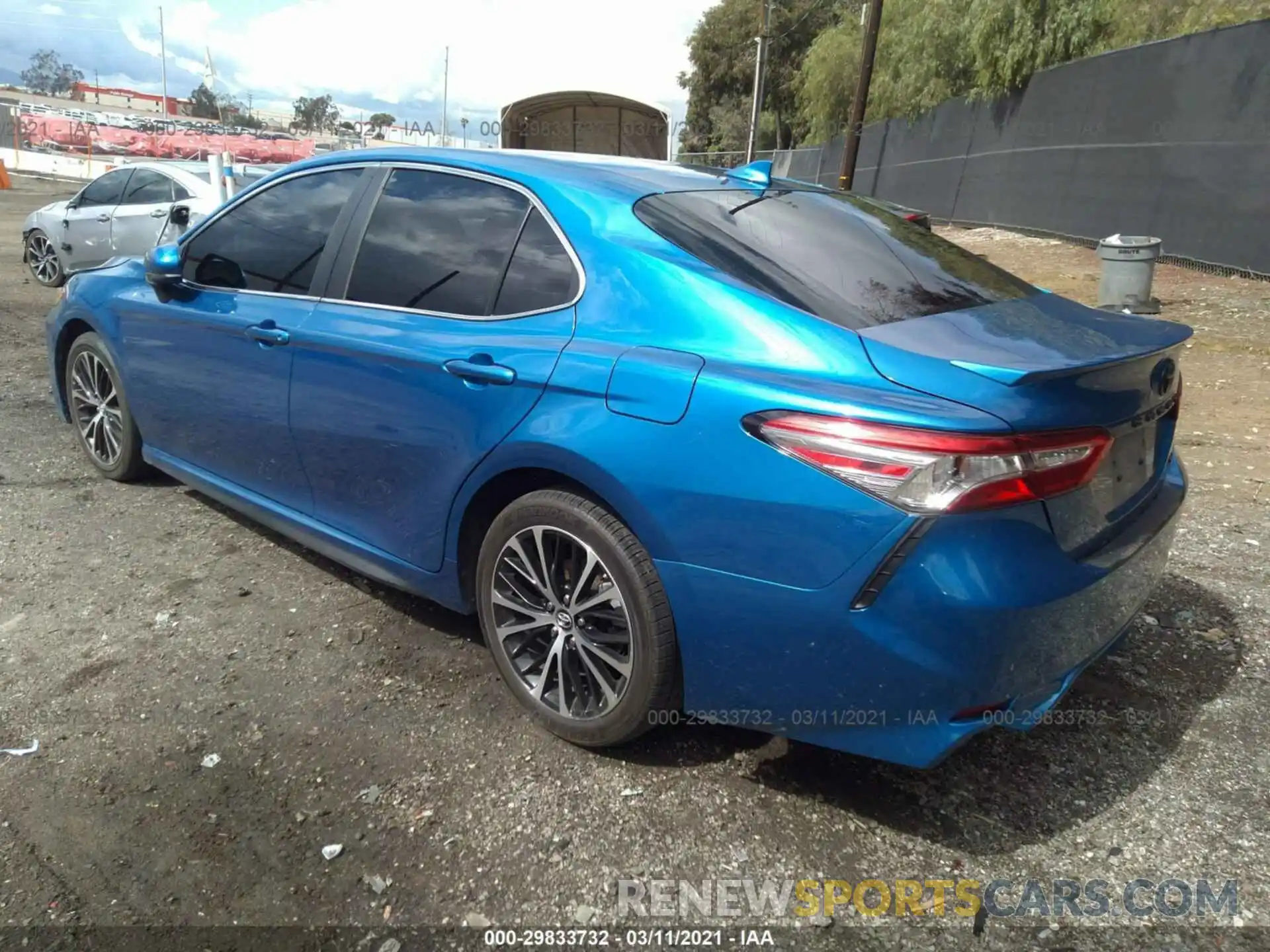 3 Фотография поврежденного автомобиля 4T1B11HK2KU278200 TOYOTA CAMRY 2019