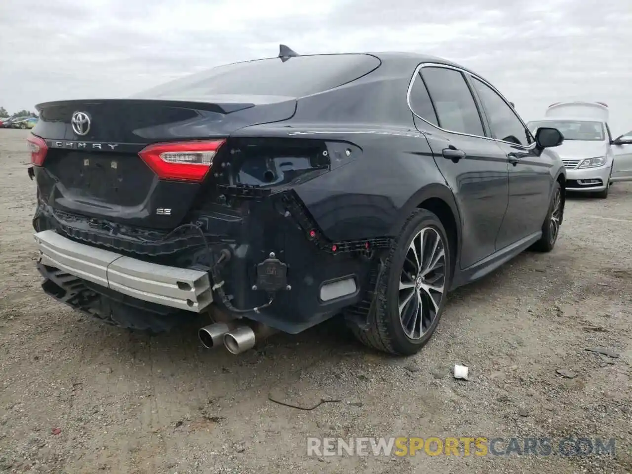 4 Photograph of a damaged car 4T1B11HK2KU280366 TOYOTA CAMRY 2019