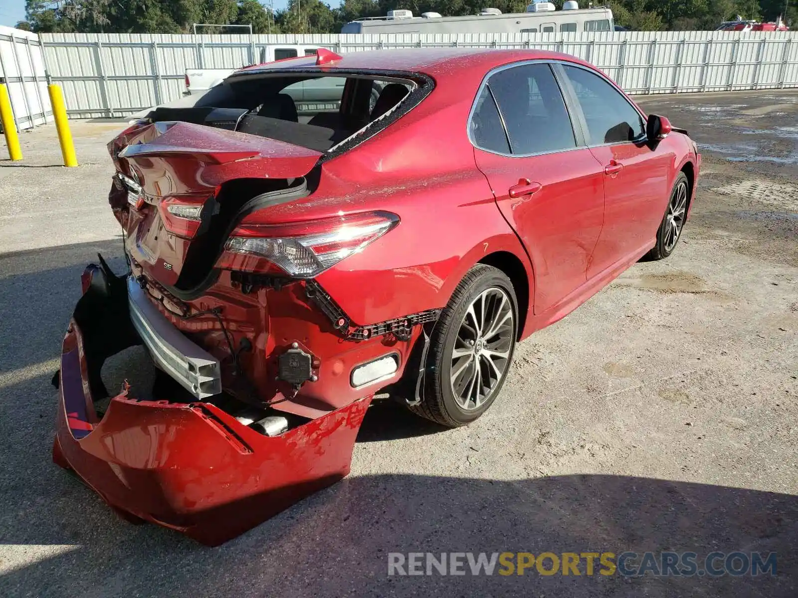 4 Photograph of a damaged car 4T1B11HK2KU280769 TOYOTA CAMRY 2019