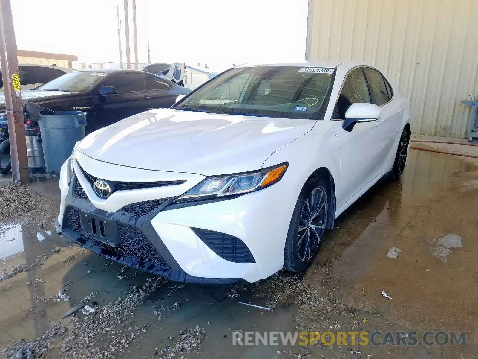 2 Photograph of a damaged car 4T1B11HK2KU281758 TOYOTA CAMRY 2019