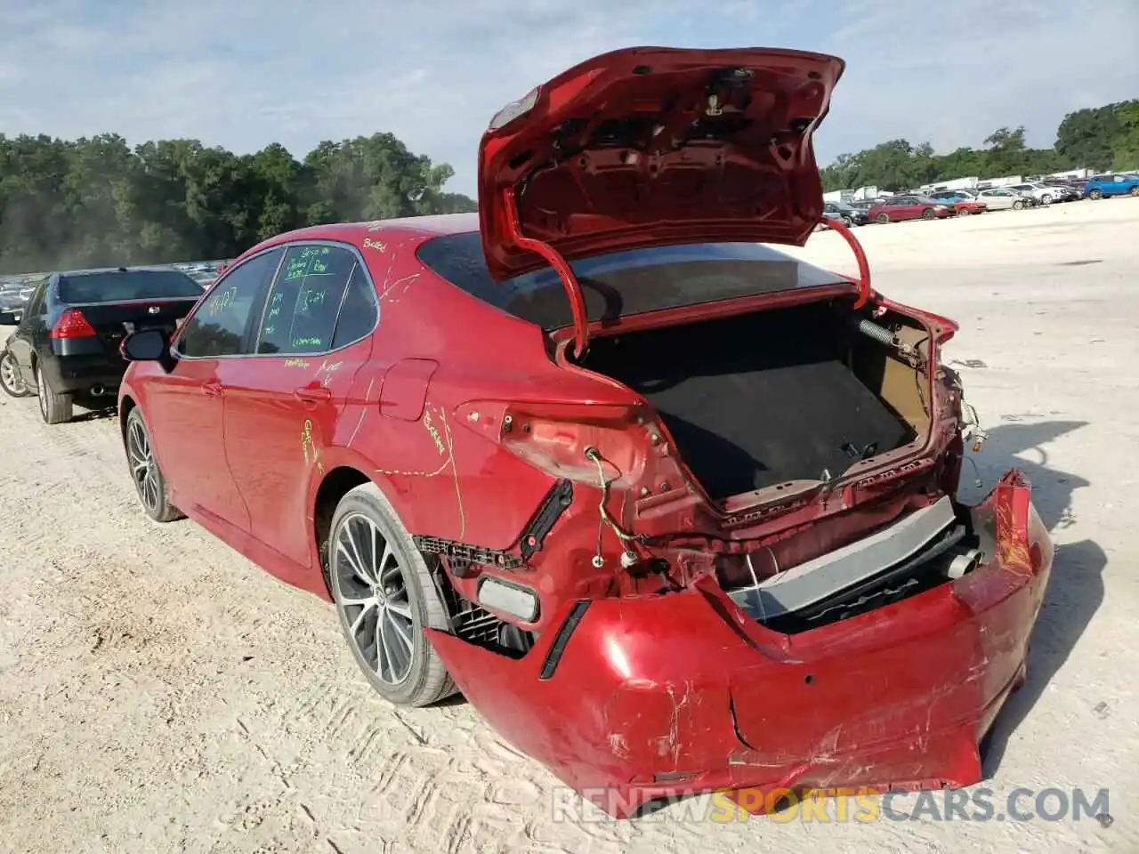 3 Photograph of a damaged car 4T1B11HK2KU283039 TOYOTA CAMRY 2019