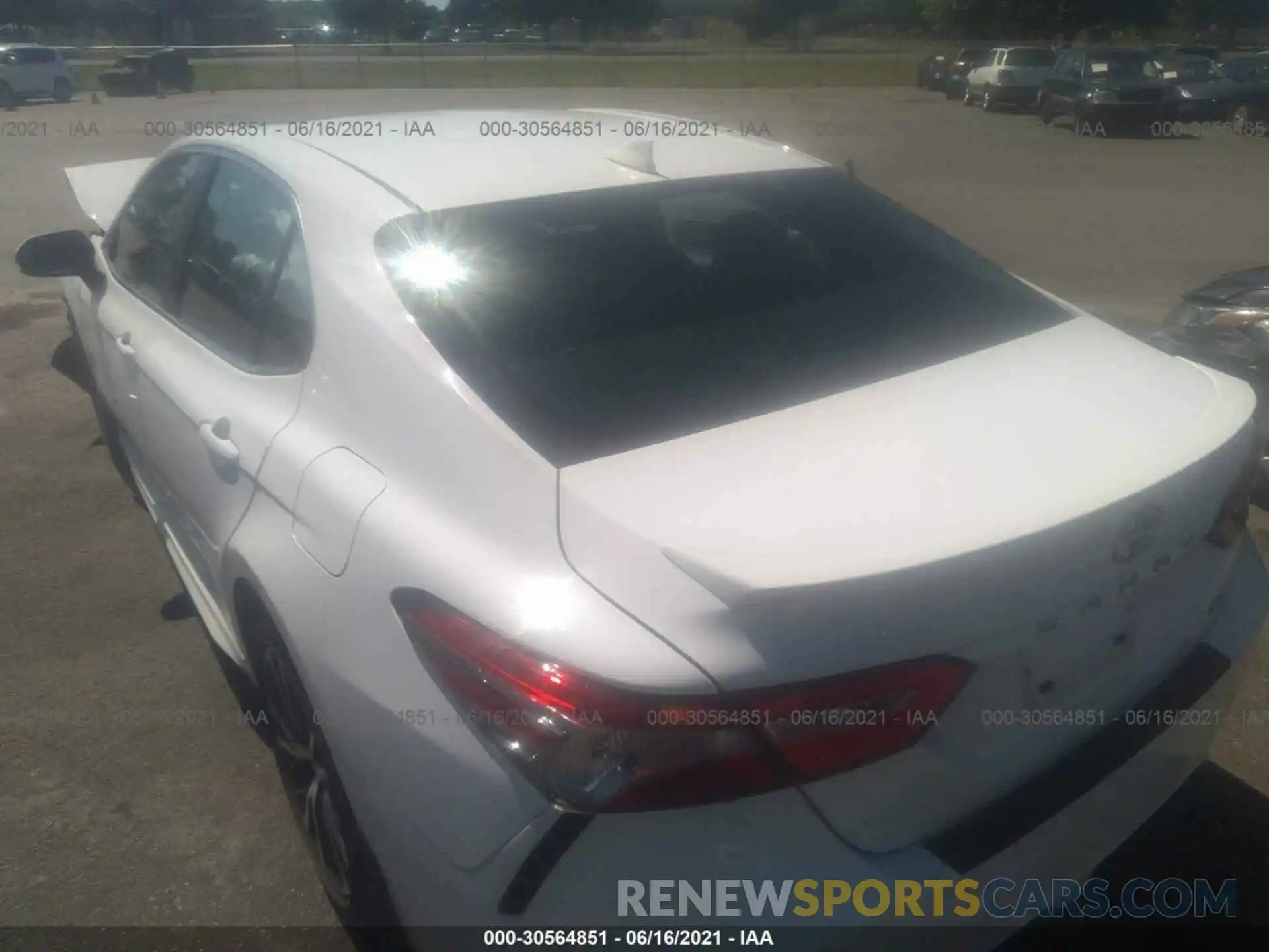 3 Photograph of a damaged car 4T1B11HK2KU283669 TOYOTA CAMRY 2019