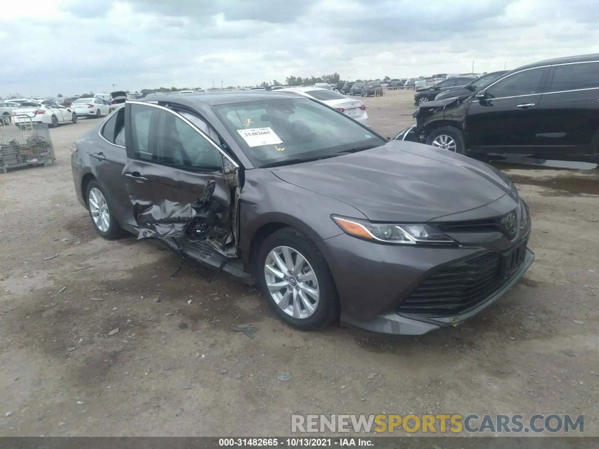 1 Photograph of a damaged car 4T1B11HK2KU284546 TOYOTA CAMRY 2019