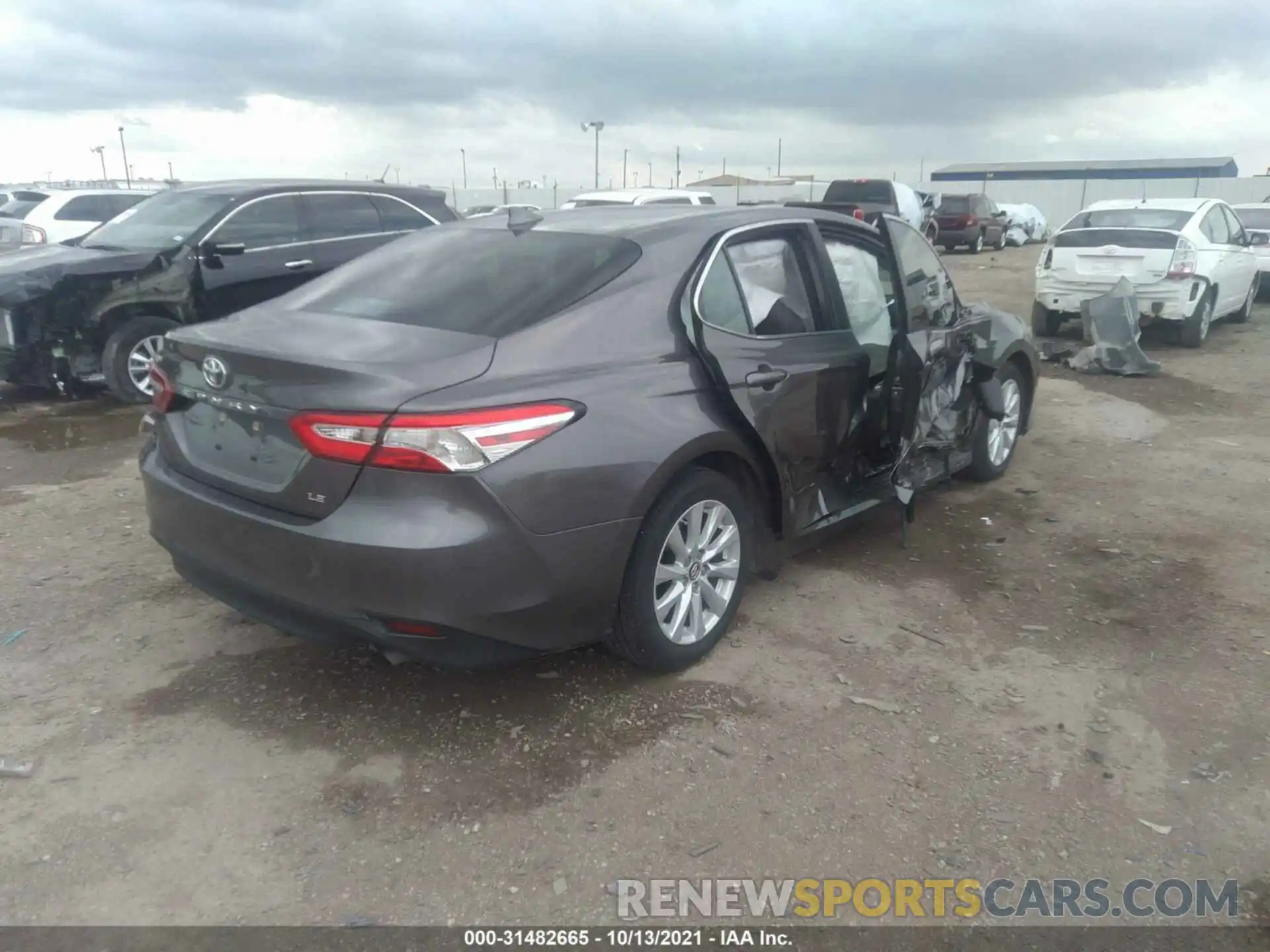 4 Photograph of a damaged car 4T1B11HK2KU284546 TOYOTA CAMRY 2019