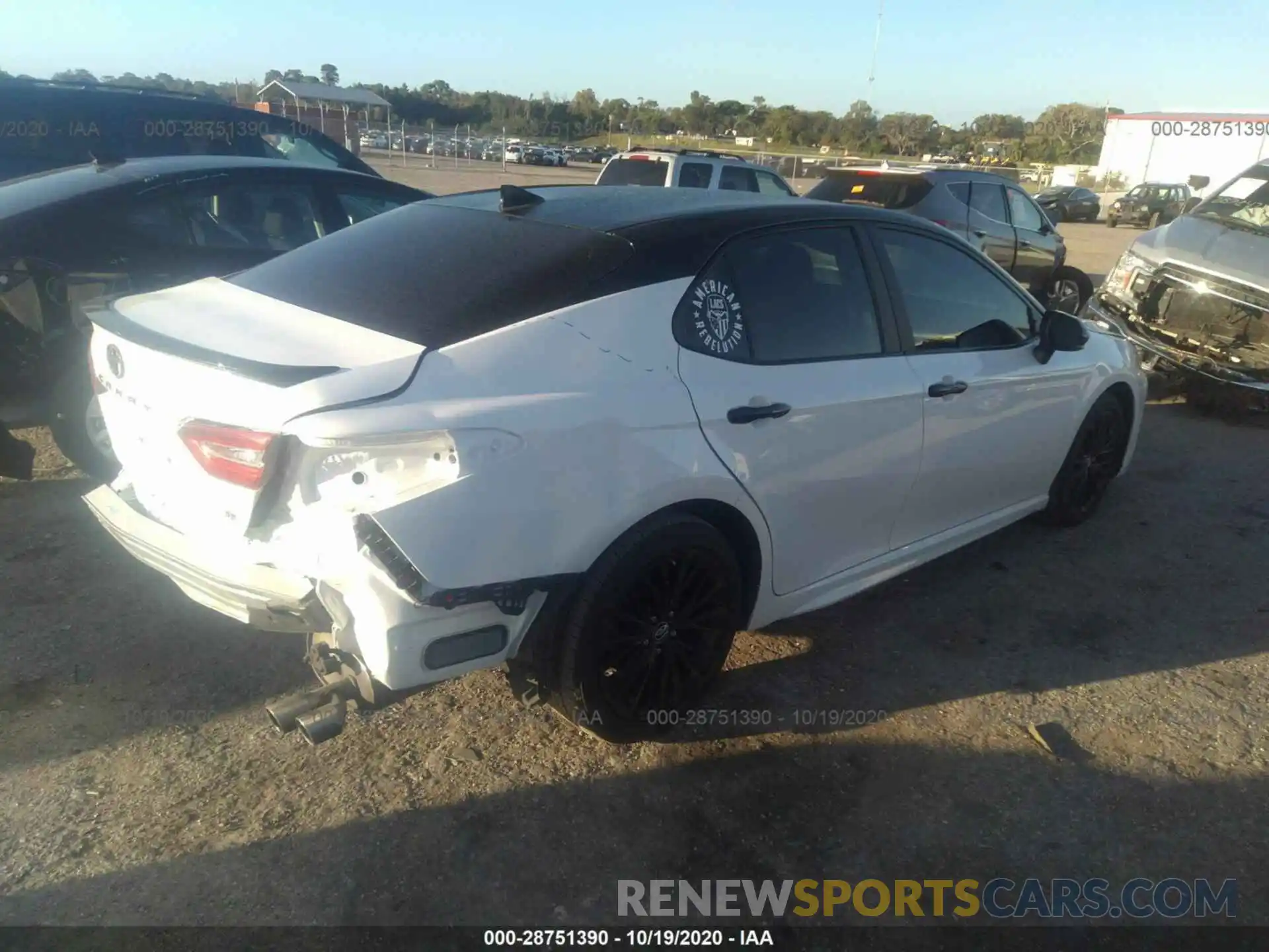 4 Photograph of a damaged car 4T1B11HK2KU287298 TOYOTA CAMRY 2019