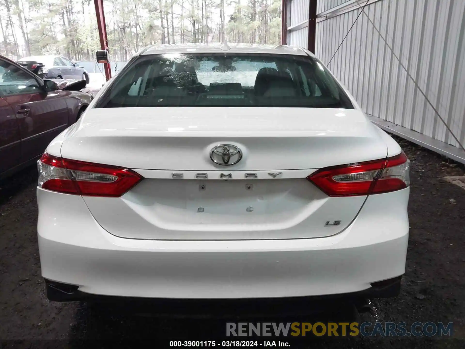 16 Photograph of a damaged car 4T1B11HK2KU288242 TOYOTA CAMRY 2019