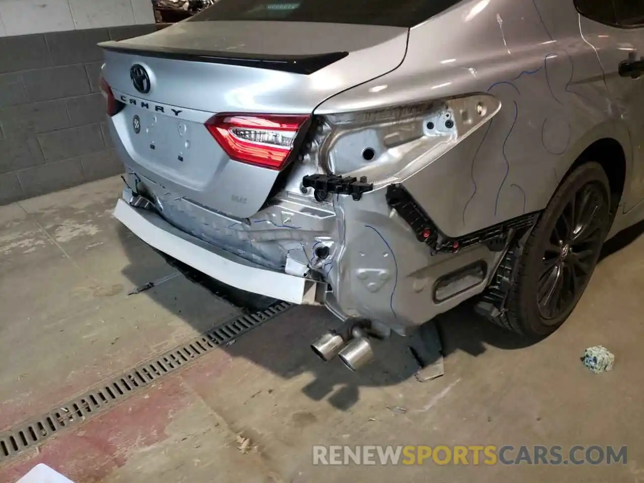 9 Photograph of a damaged car 4T1B11HK2KU292002 TOYOTA CAMRY 2019