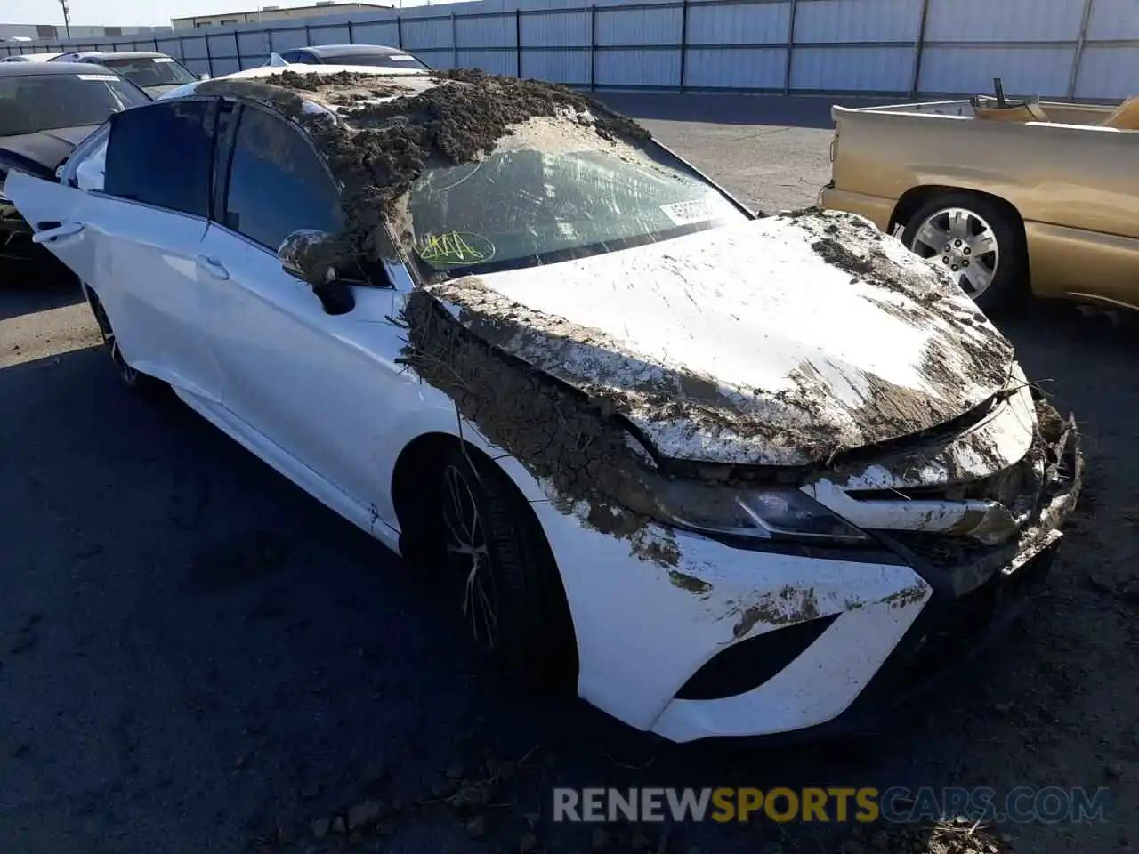 1 Photograph of a damaged car 4T1B11HK2KU679360 TOYOTA CAMRY 2019