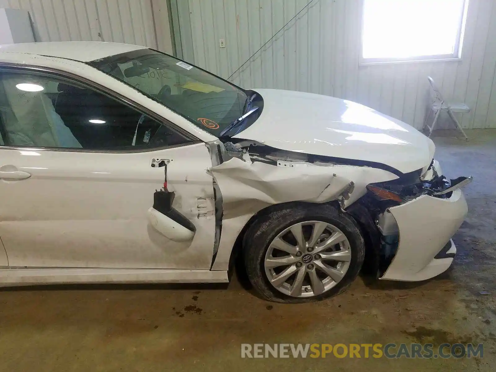 9 Photograph of a damaged car 4T1B11HK2KU679505 TOYOTA CAMRY 2019