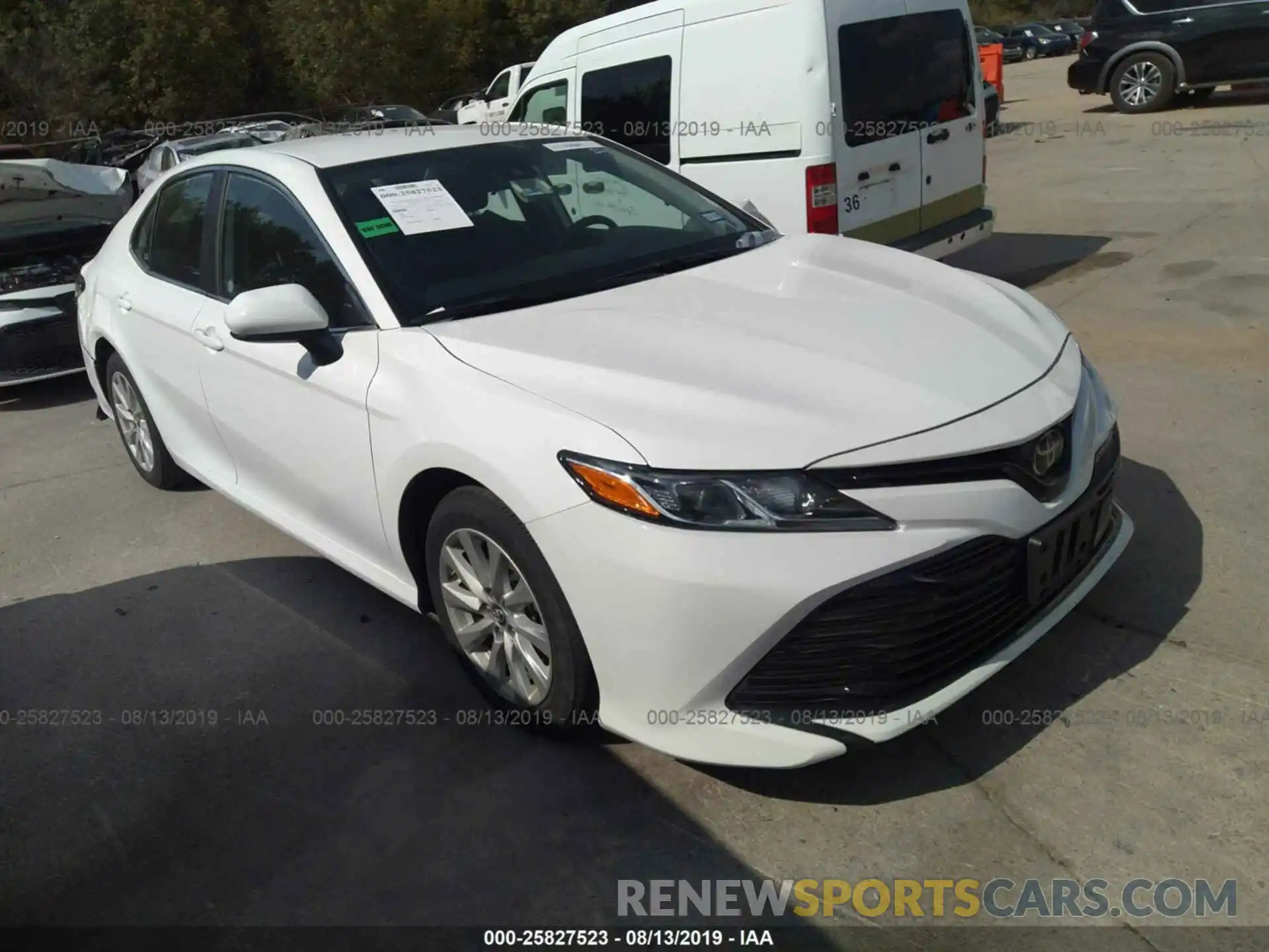 1 Photograph of a damaged car 4T1B11HK2KU680234 TOYOTA CAMRY 2019