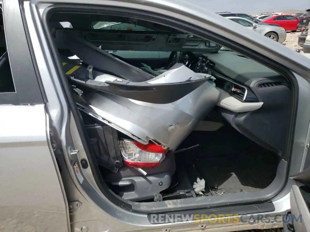 5 Photograph of a damaged car 4T1B11HK2KU681545 TOYOTA CAMRY 2019