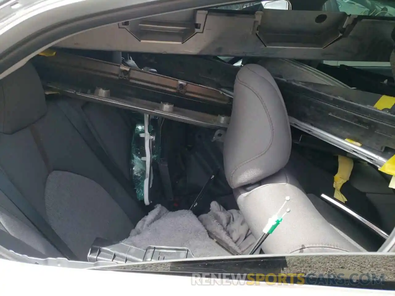 6 Photograph of a damaged car 4T1B11HK2KU681545 TOYOTA CAMRY 2019