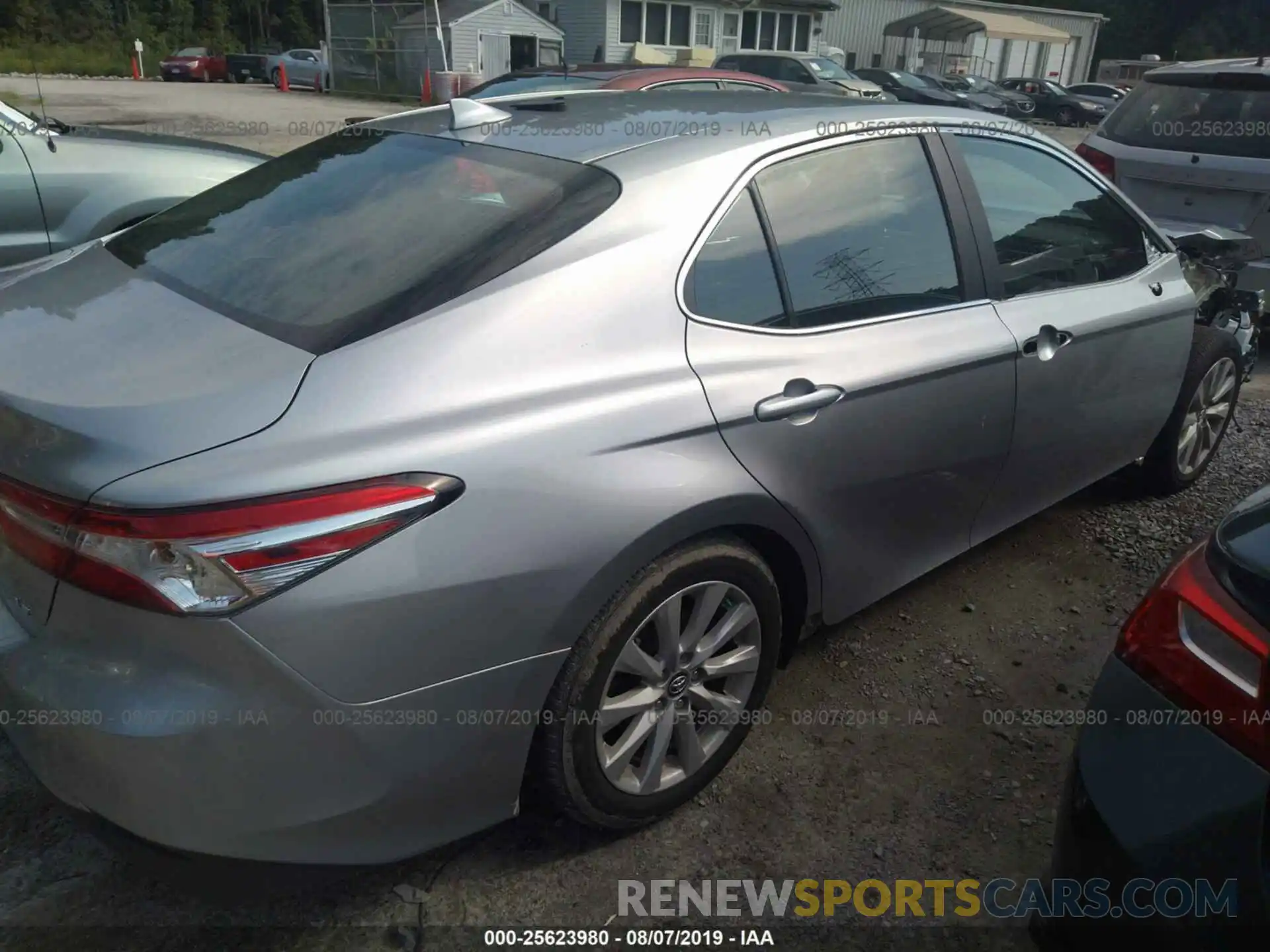 4 Photograph of a damaged car 4T1B11HK2KU683232 TOYOTA CAMRY 2019