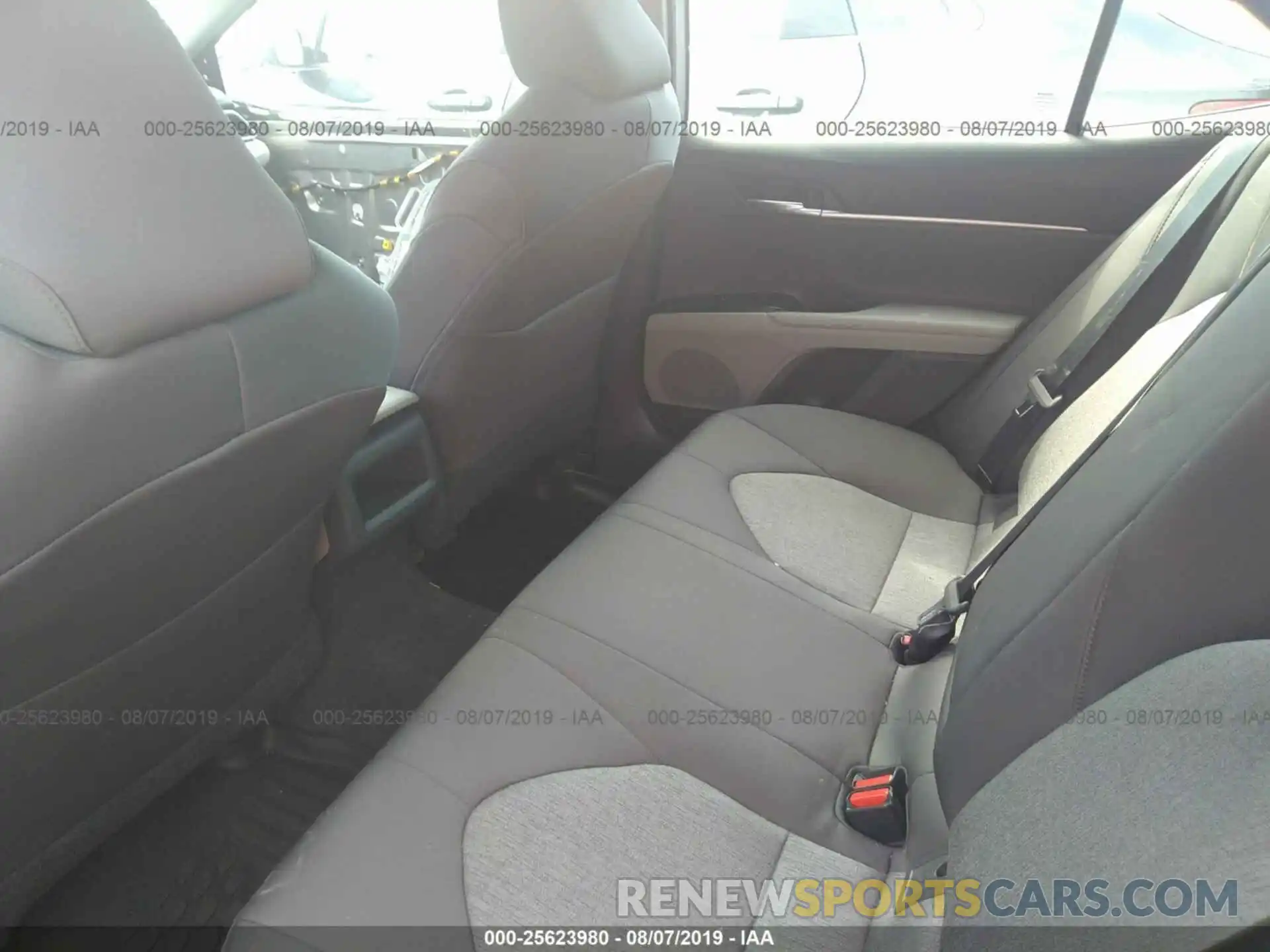 8 Photograph of a damaged car 4T1B11HK2KU683232 TOYOTA CAMRY 2019