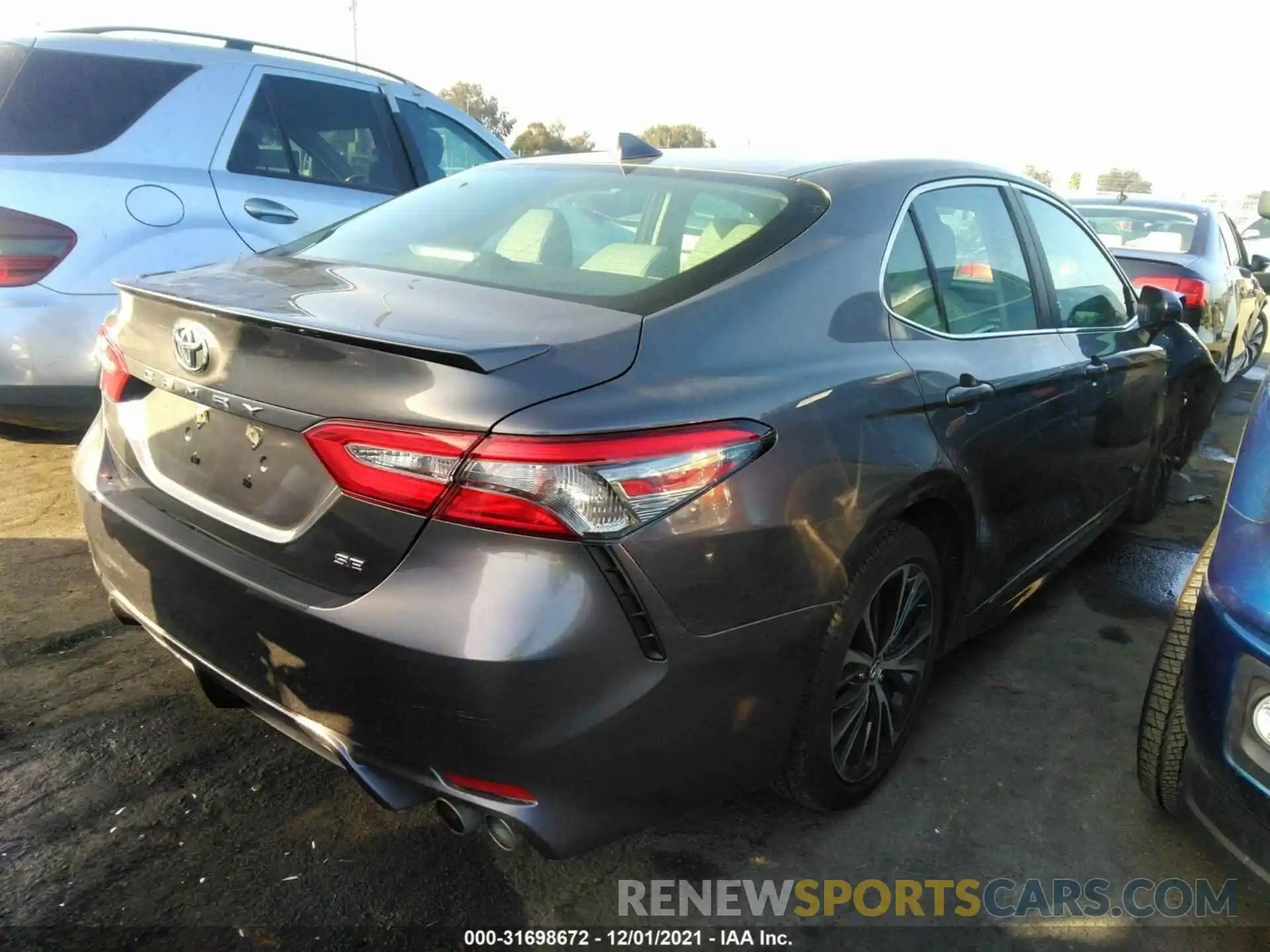 4 Photograph of a damaged car 4T1B11HK2KU683439 TOYOTA CAMRY 2019