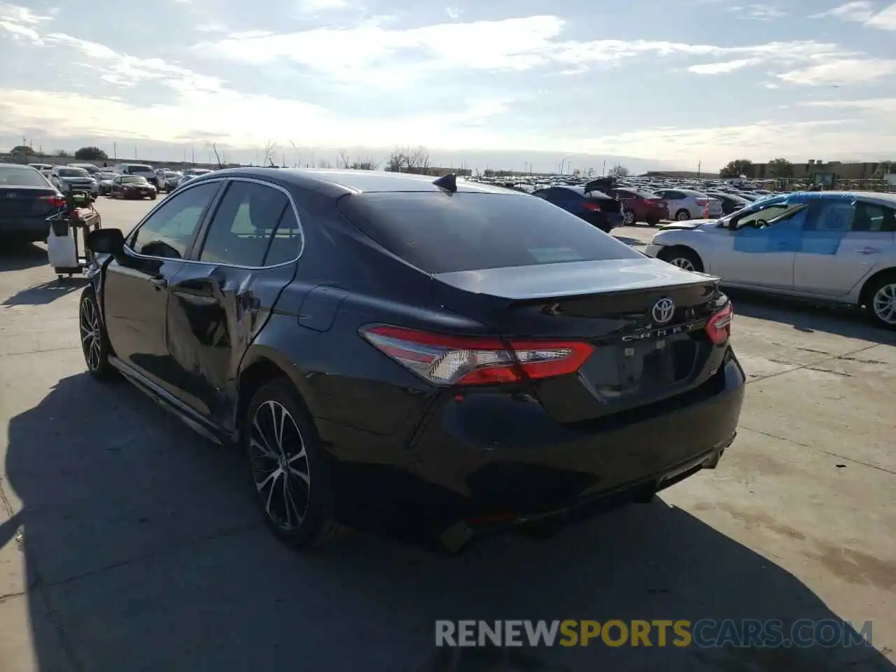 3 Photograph of a damaged car 4T1B11HK2KU683621 TOYOTA CAMRY 2019