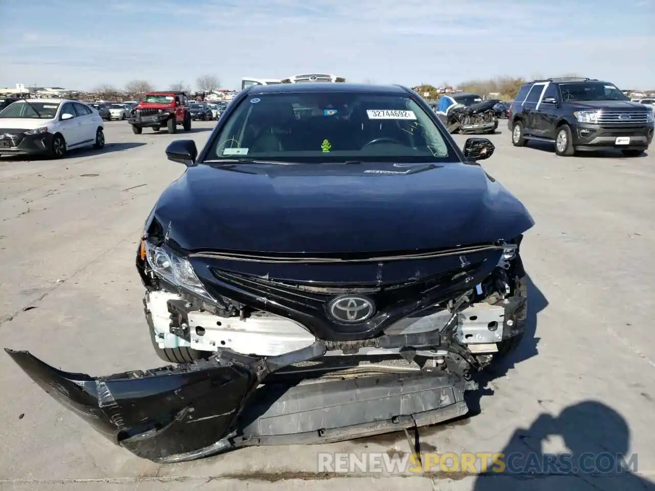 9 Photograph of a damaged car 4T1B11HK2KU683621 TOYOTA CAMRY 2019