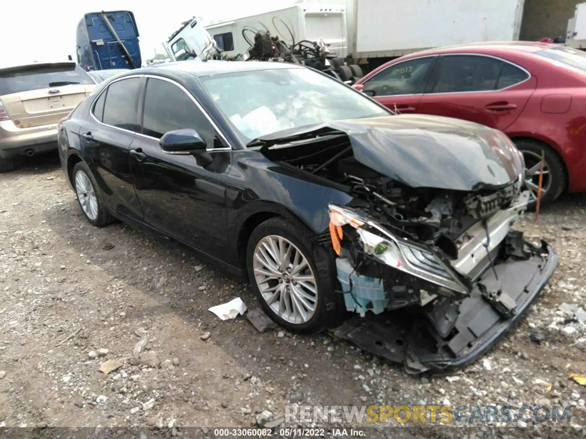 1 Photograph of a damaged car 4T1B11HK2KU686051 TOYOTA CAMRY 2019