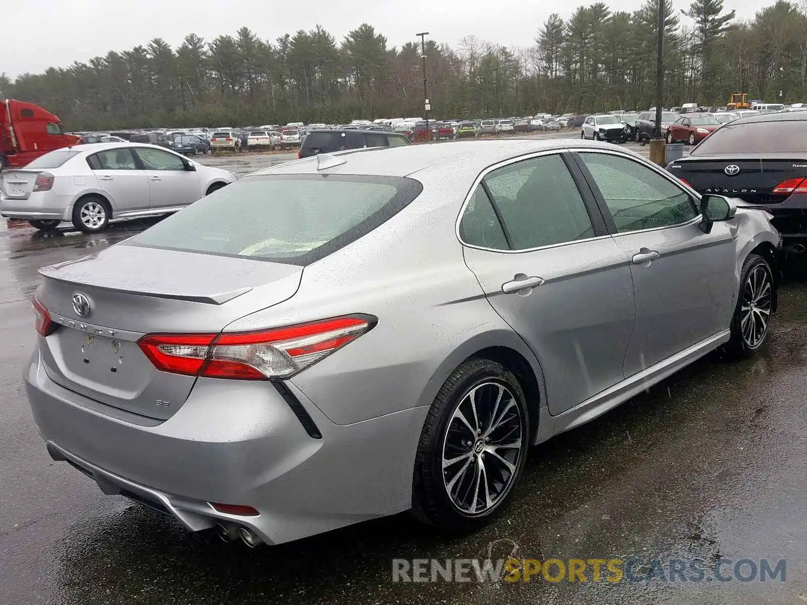 4 Photograph of a damaged car 4T1B11HK2KU687863 TOYOTA CAMRY 2019