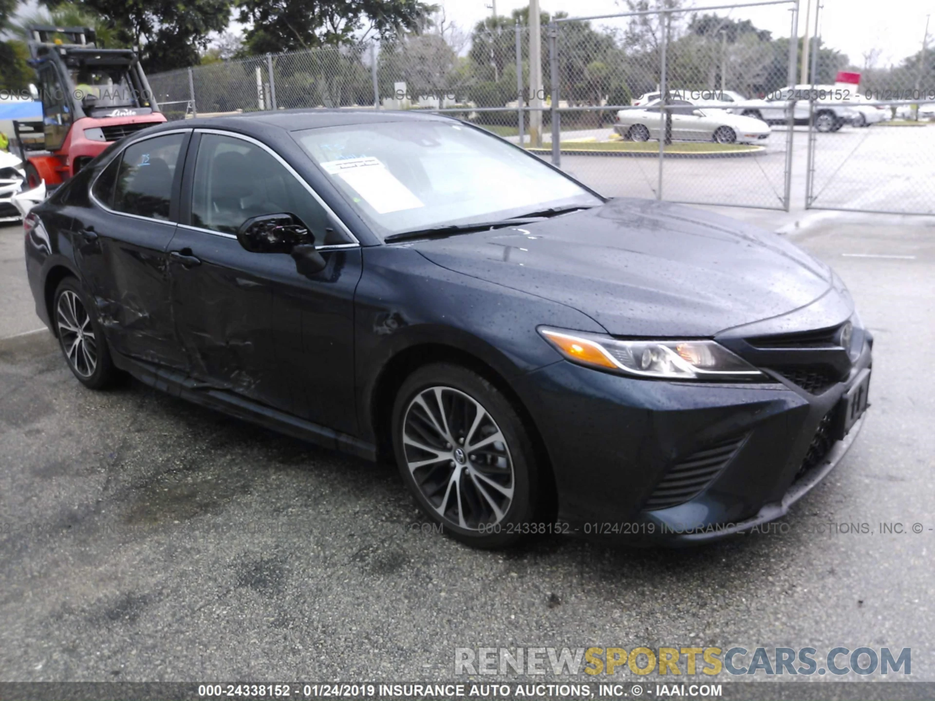 1 Photograph of a damaged car 4T1B11HK2KU687877 TOYOTA CAMRY 2019